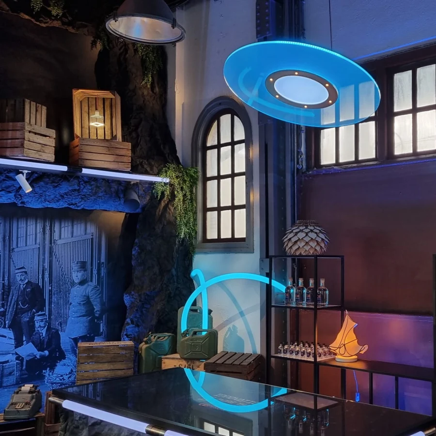 Een echte So-light installatie met scenisch licht en verlichte decorstukken